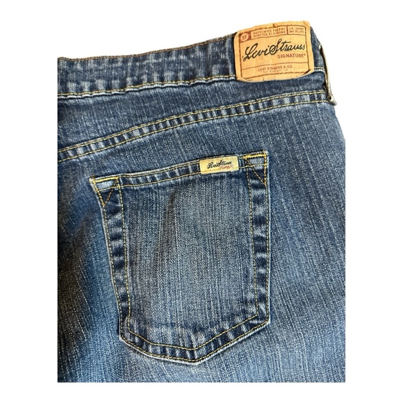 Vintage Levi’s Strauss Signature Stretch Low Rise Bootcut Jeans - Picture 4 of 8